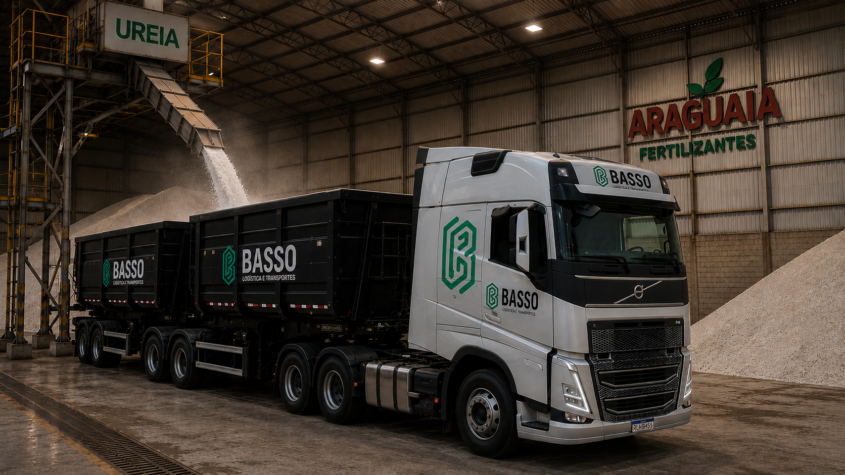 Caminhao Basso em carregamento de ureia em unidade de fertilizantes